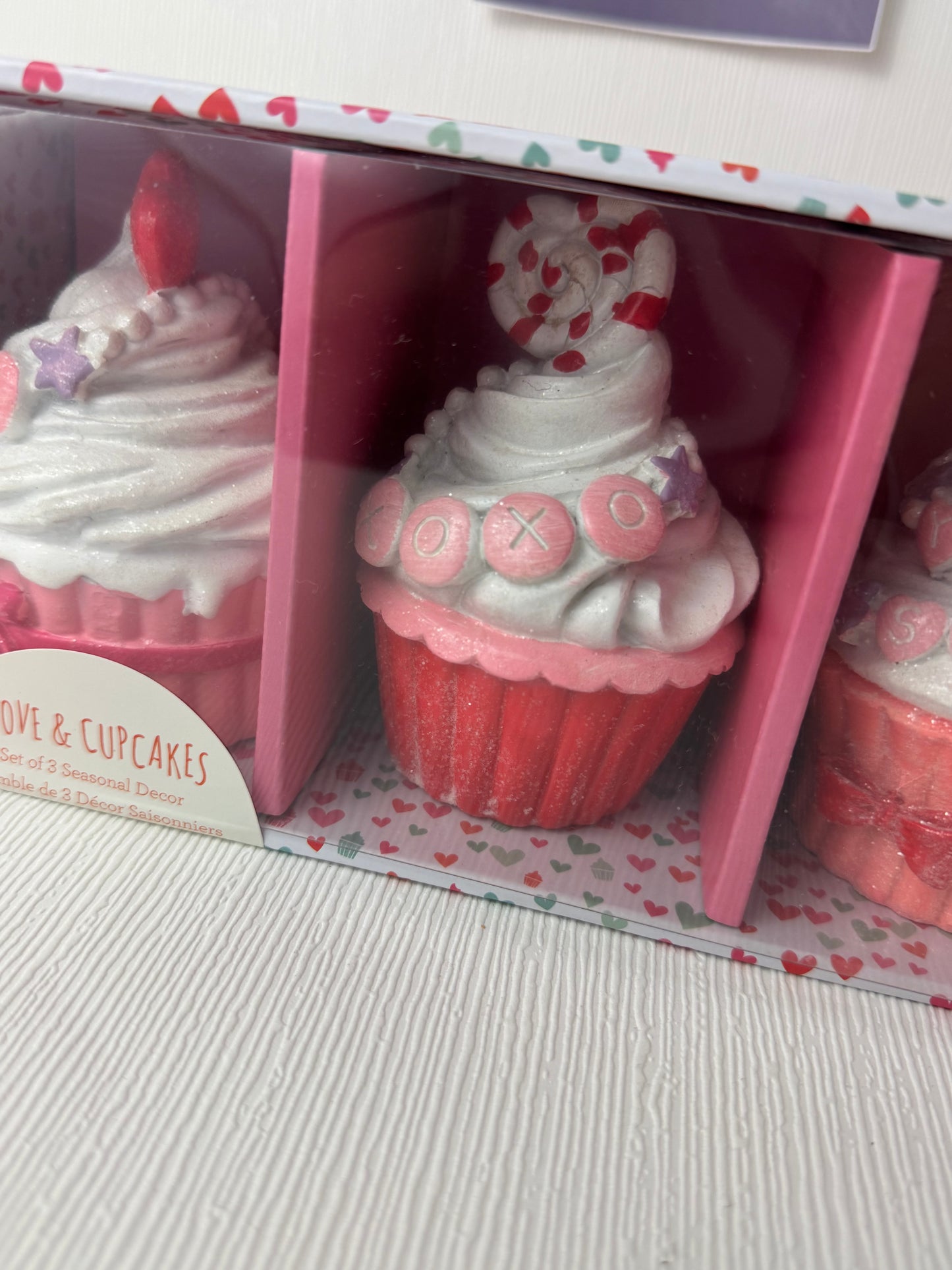 Love & Cupcakes Valentine Cupcakes