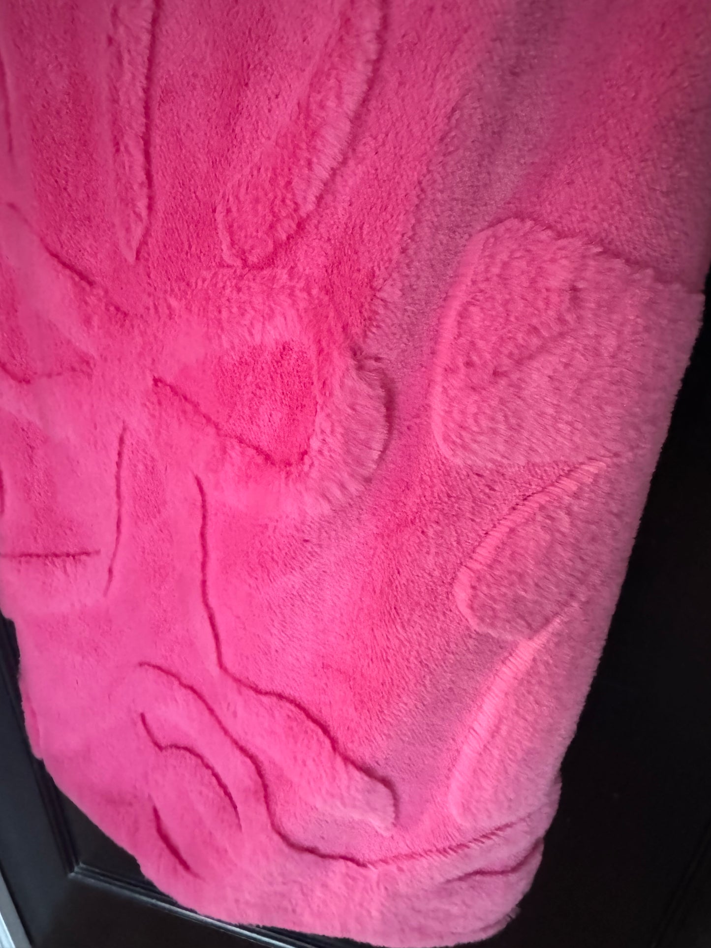 Cupcake & Cashmere Pink Bow Plush Throw