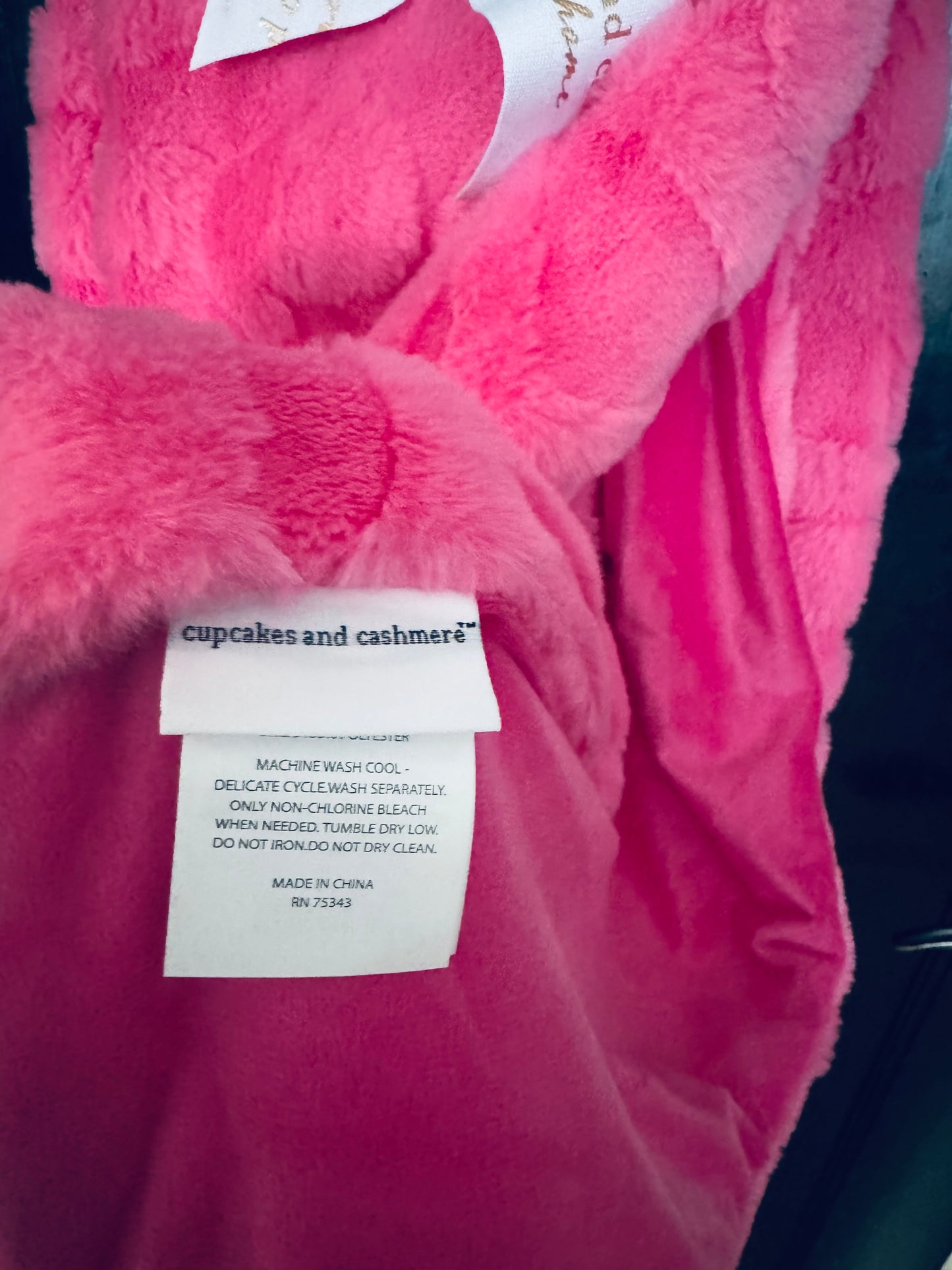 Cupcake & Cashmere Pink Bow Plush Throw