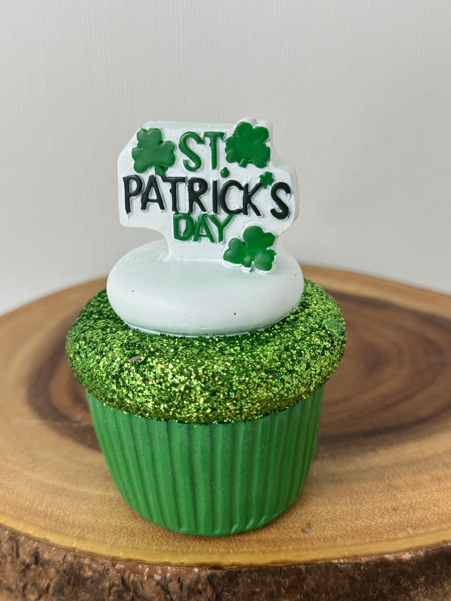 Lucky Lane St. Patrick's Day Cupcakes Set