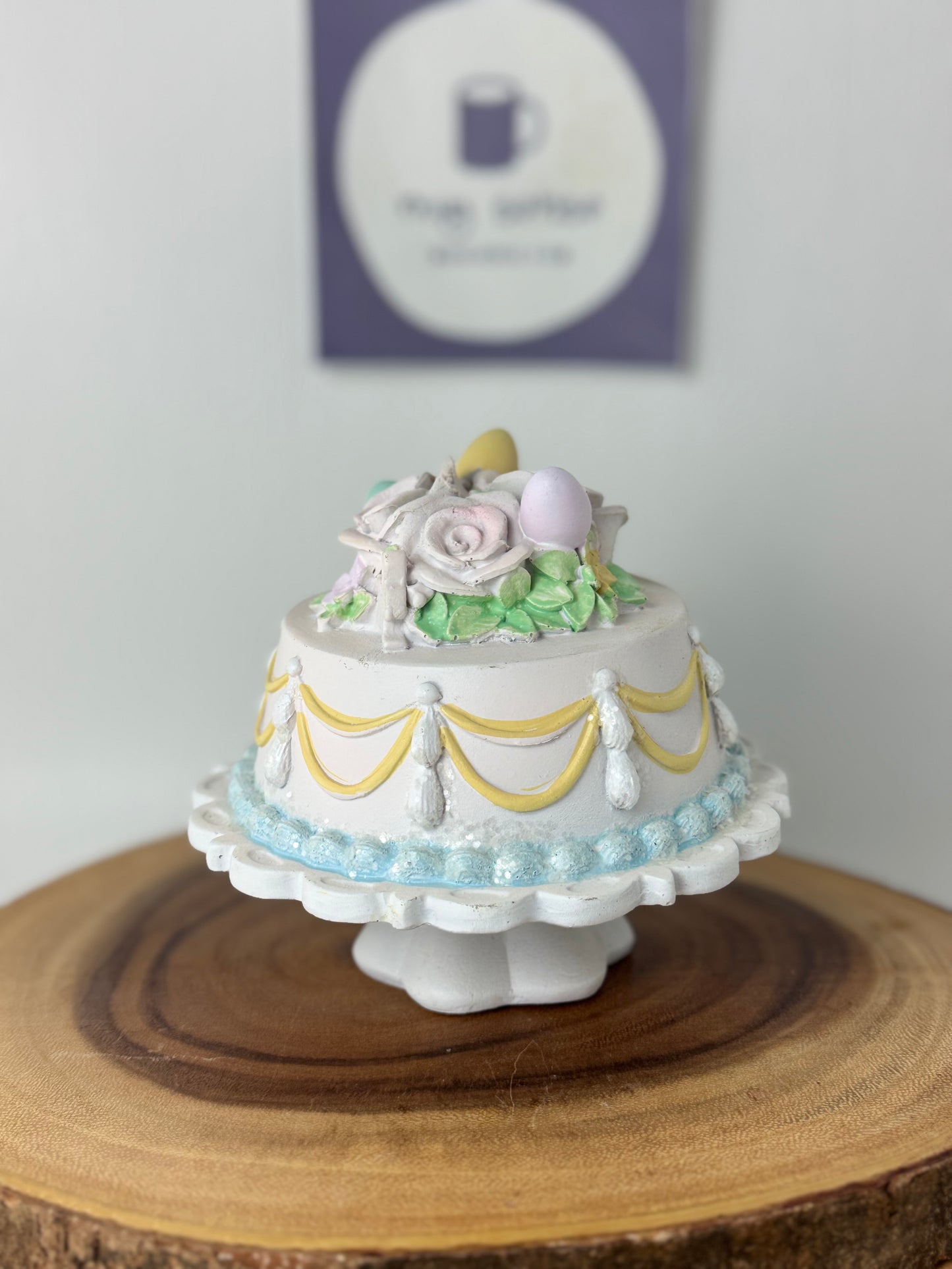 Sweet Treats Mini Easter Cake Decor (Gold Strands)