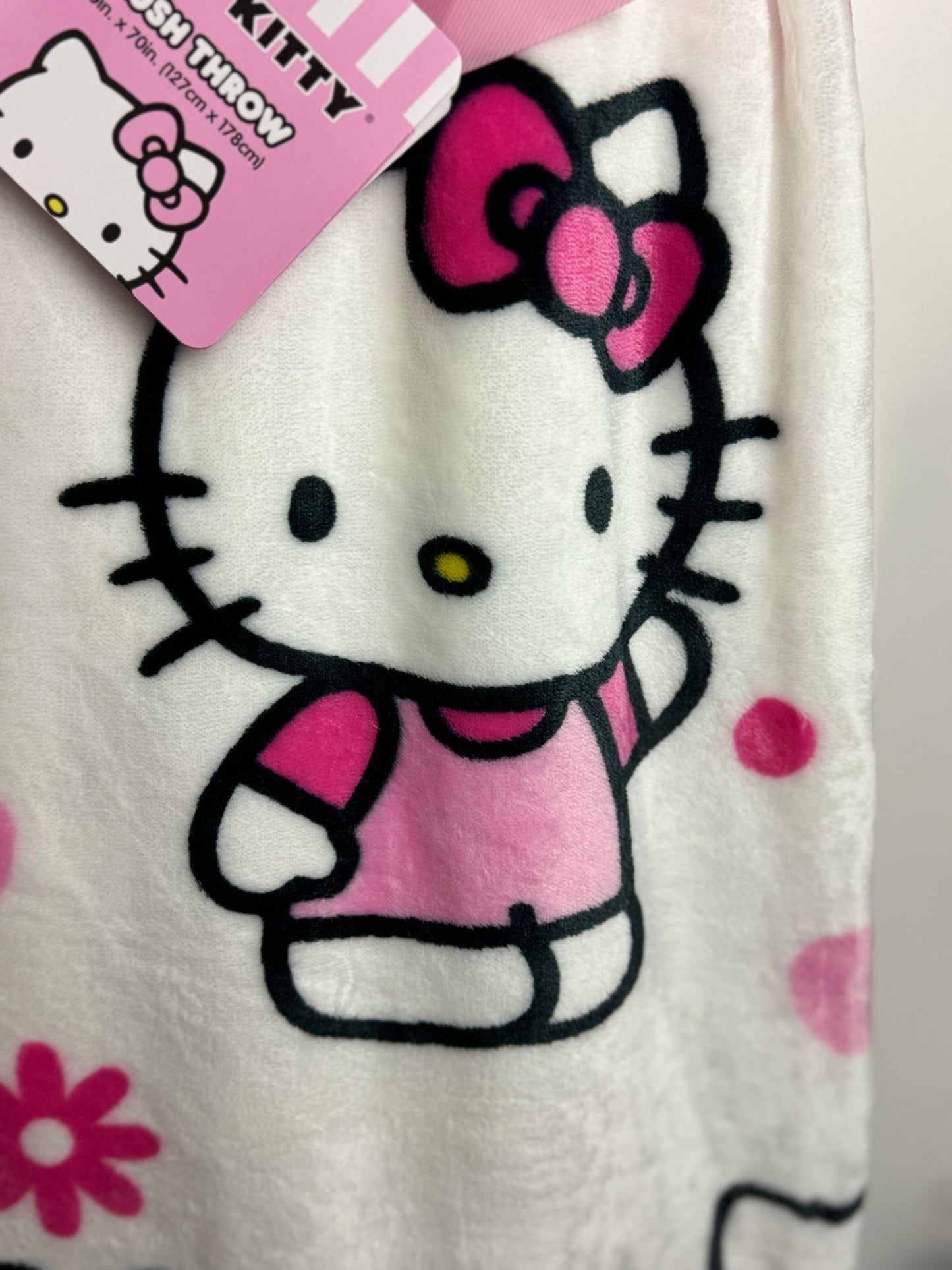 Hello Kitty Pink Daisy Throw Blanket