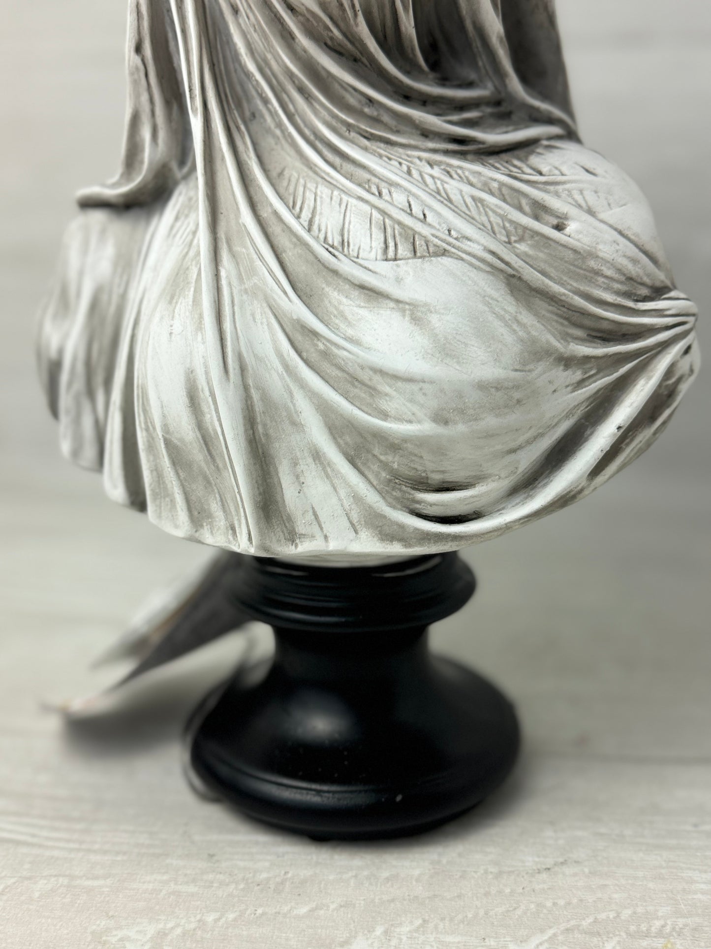 Veiled Ghost Bride Bust Pedestal