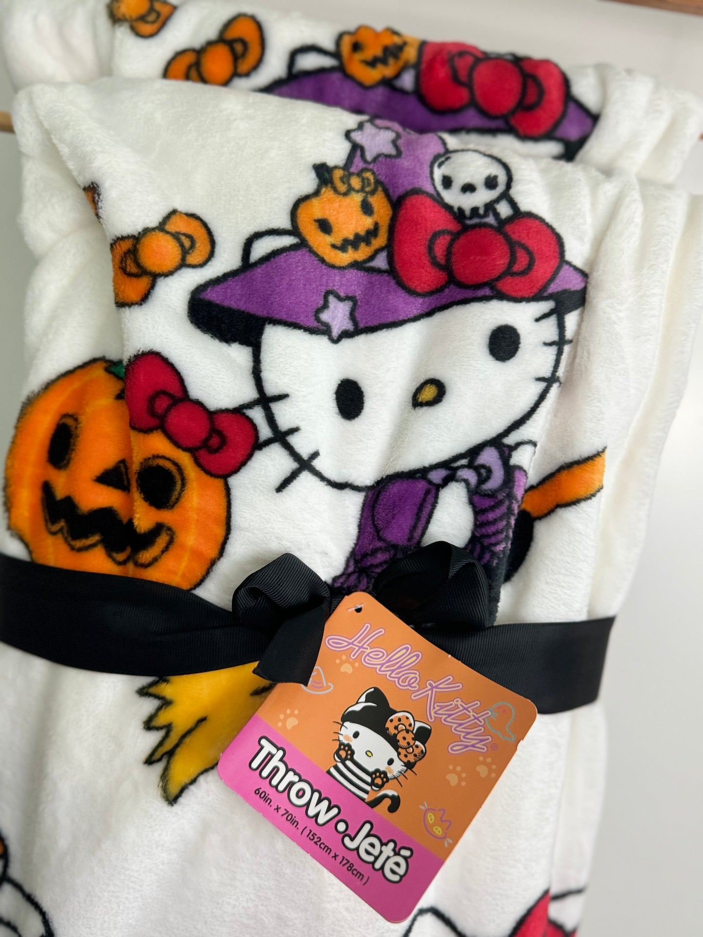 Hello Kitty Halloween White Throw