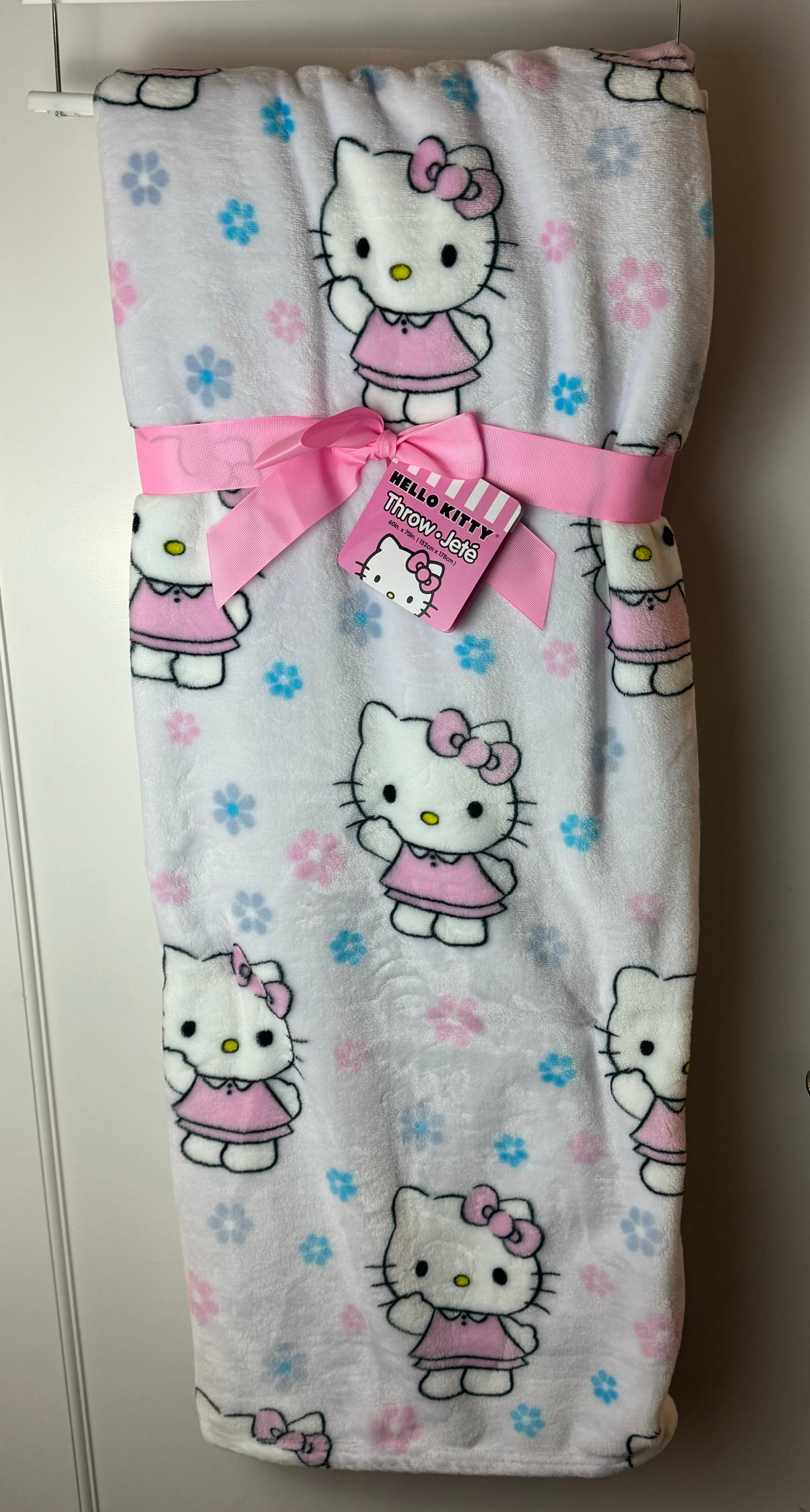 Hello popular Kitty Throw Blanket!