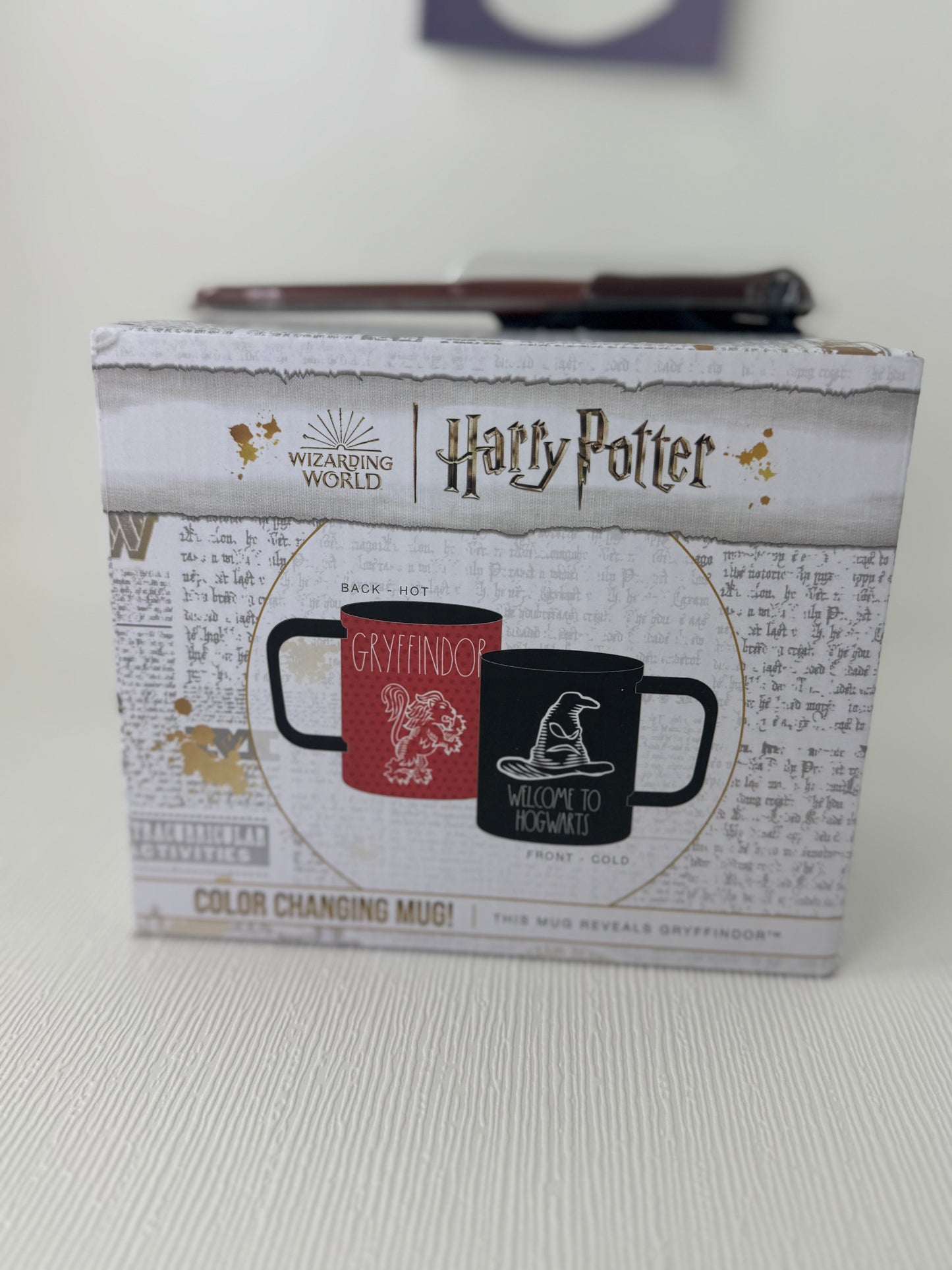 Rae Dunn Harry Potter Welcome To Hogwarts Color Changing Mug Set (Gryfindor)