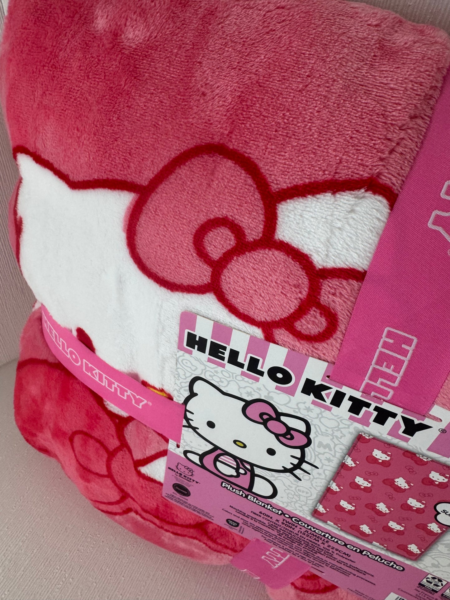 Hello Kitty Big Bow Twin Blanket