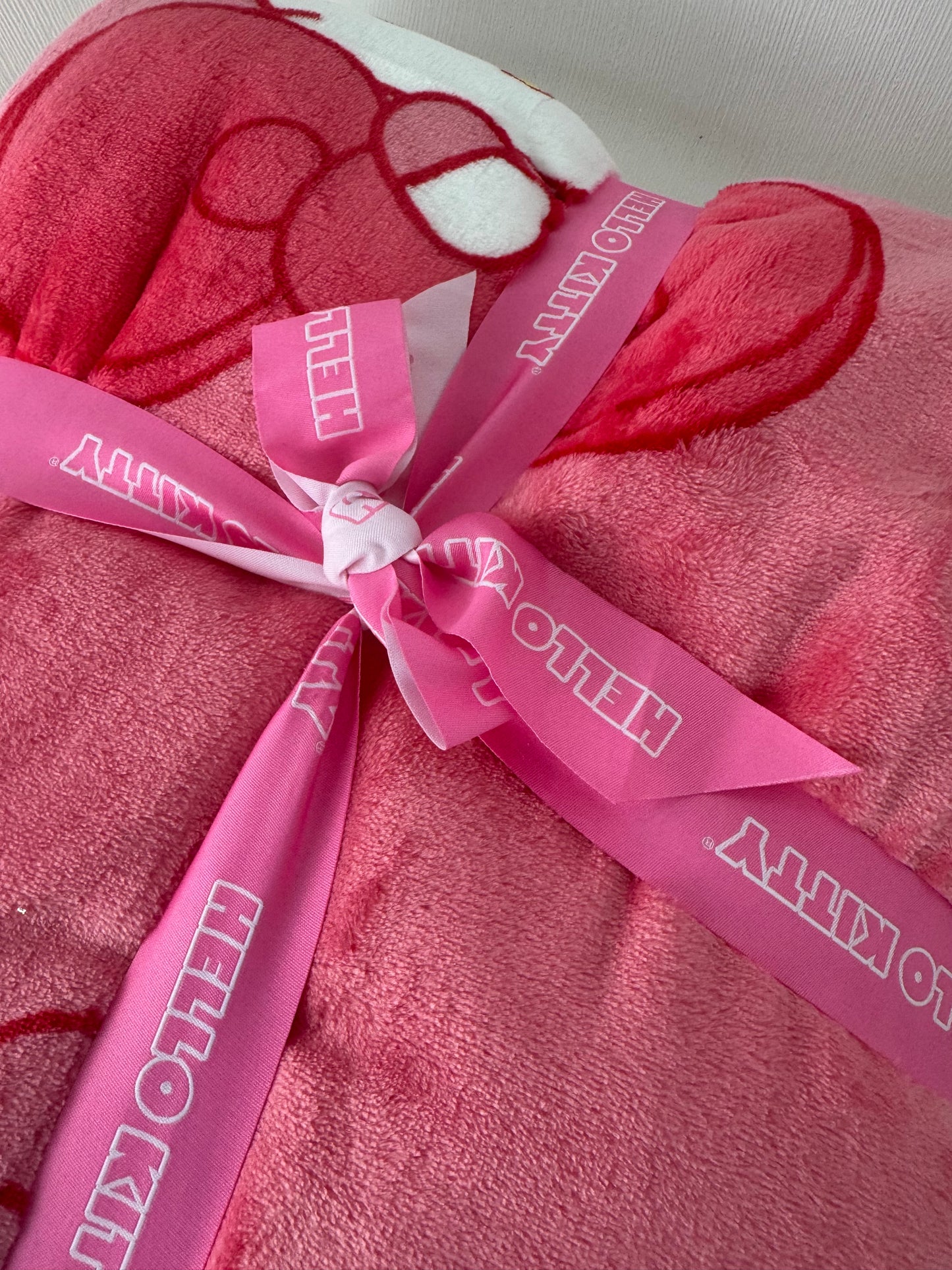 Hello Kitty Big Bow Twin Blanket