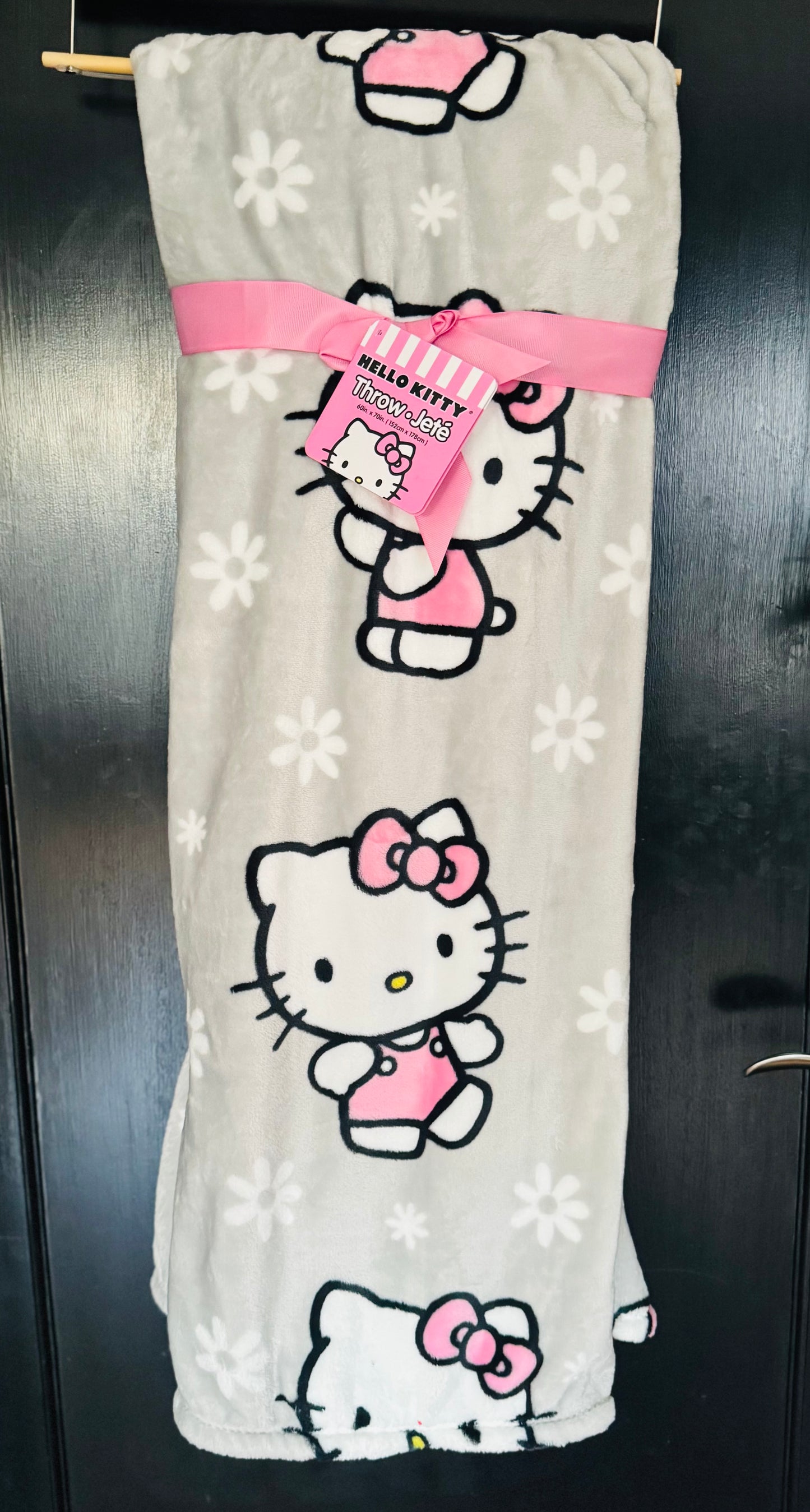 Hello Kitty Gray Throw Blanket