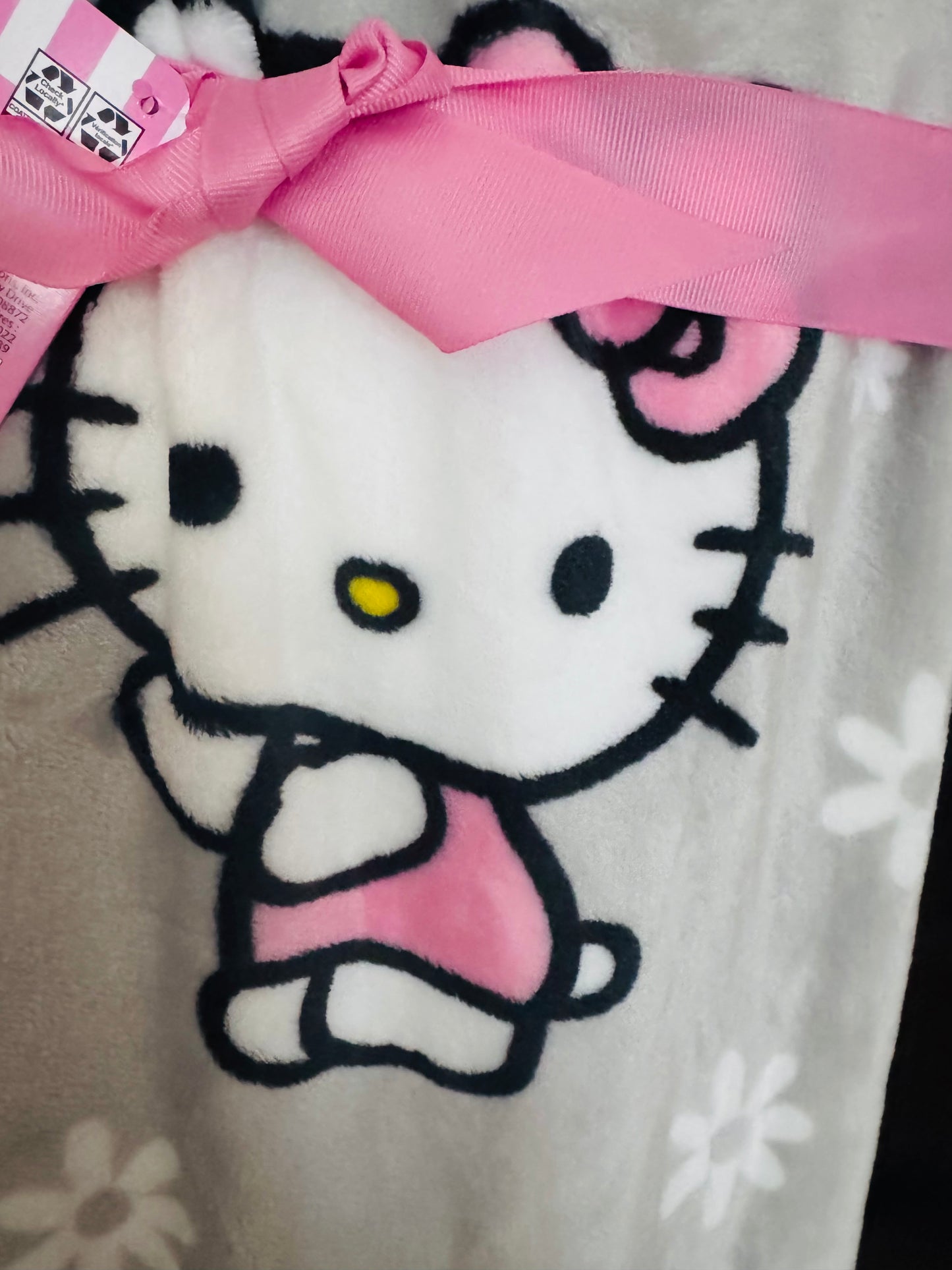 Hello Kitty Gray Throw Blanket