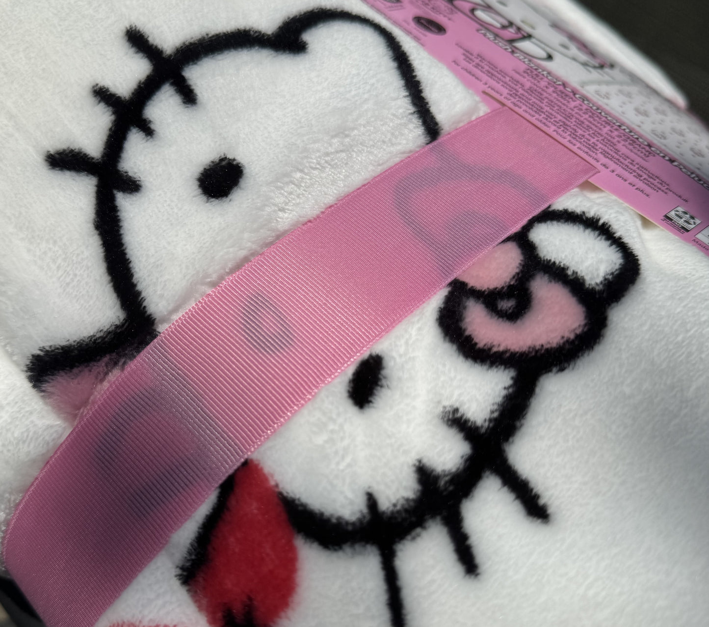 Hello Kitty Strawberry Full/Queen Blanket