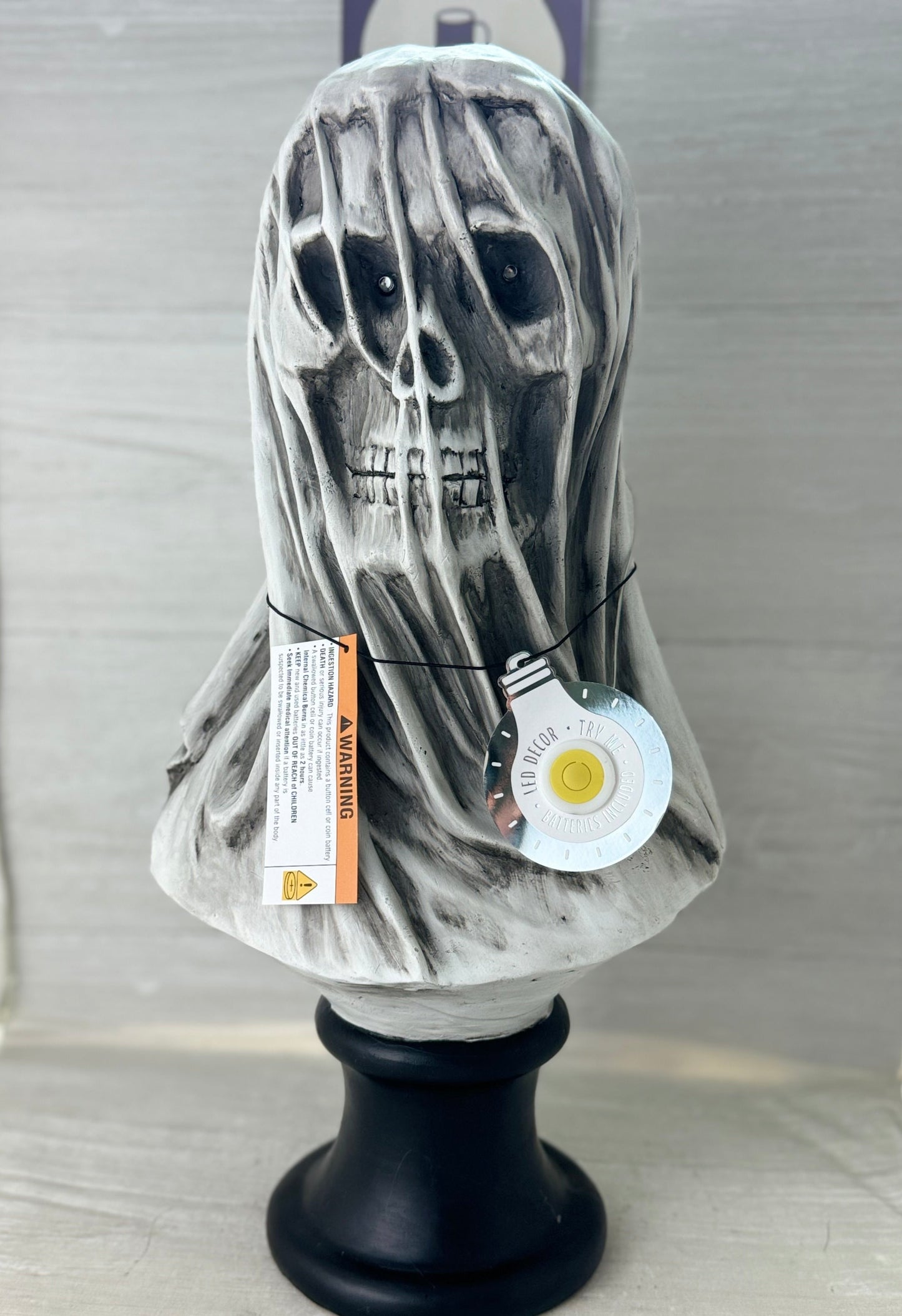 20" LED Veiled Skeleton Ghost Bust Pedestal