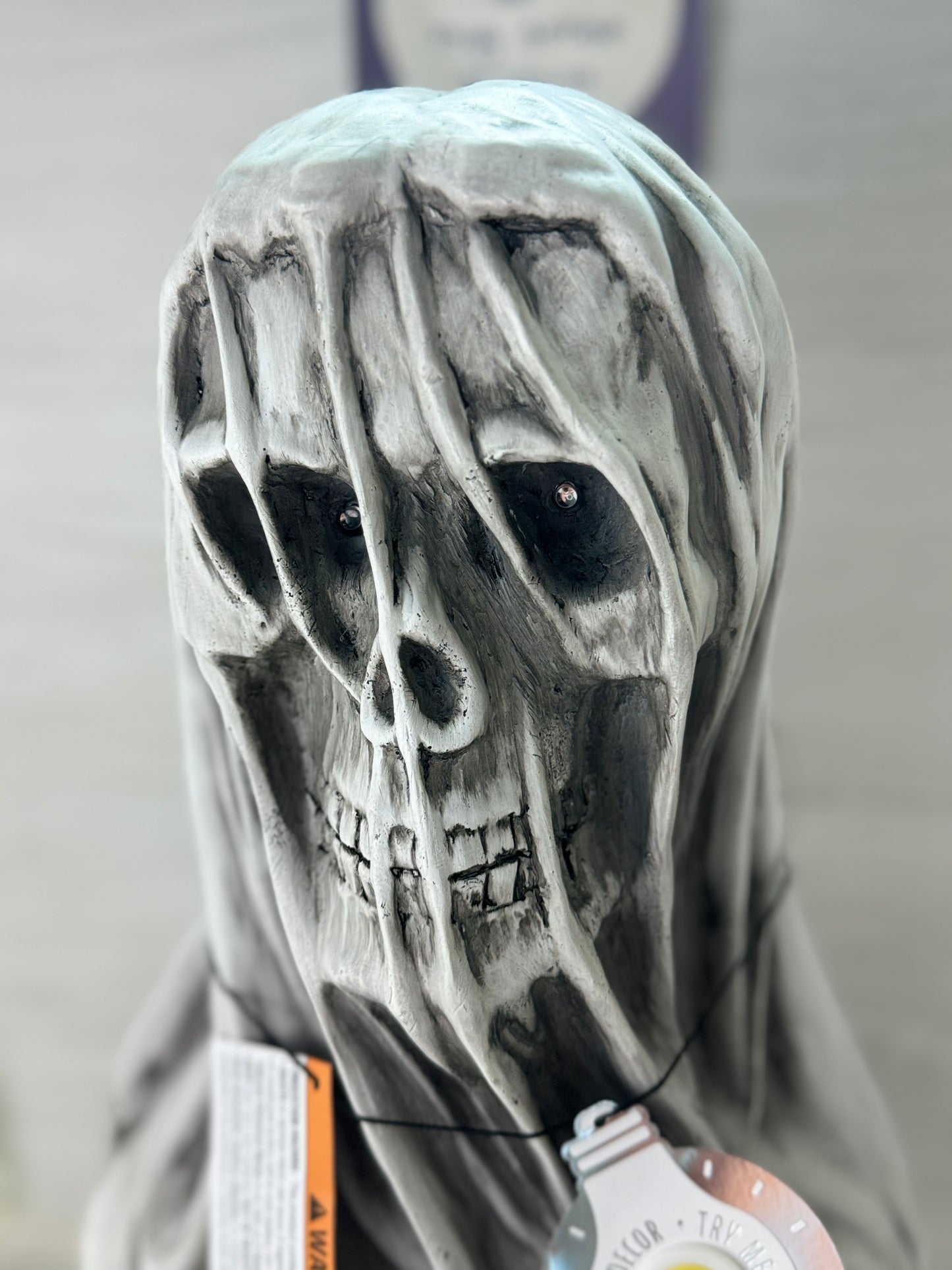 20" LED Veiled Skeleton Ghost Bust Pedestal