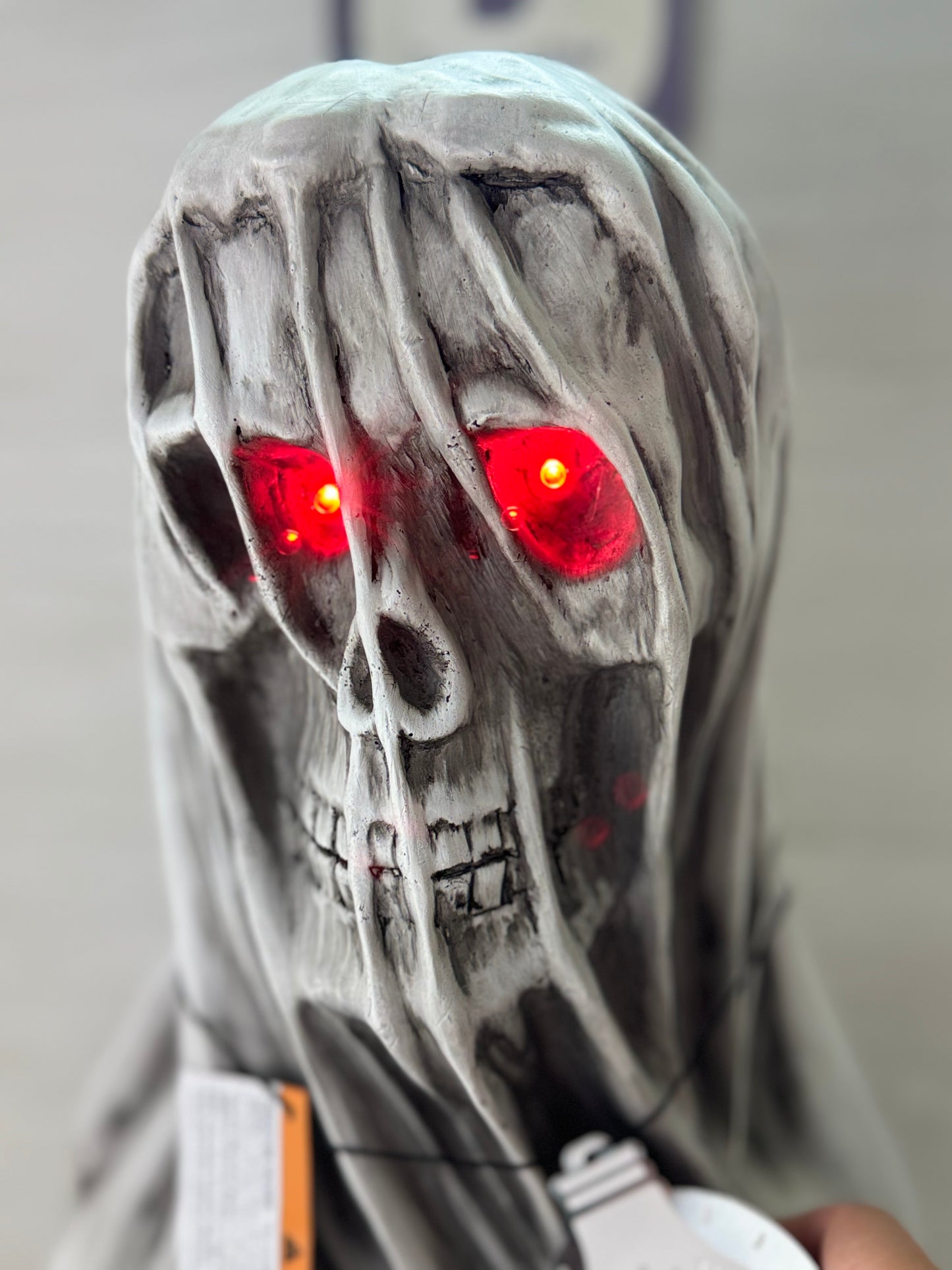 20" LED Veiled Skeleton Ghost Bust Pedestal