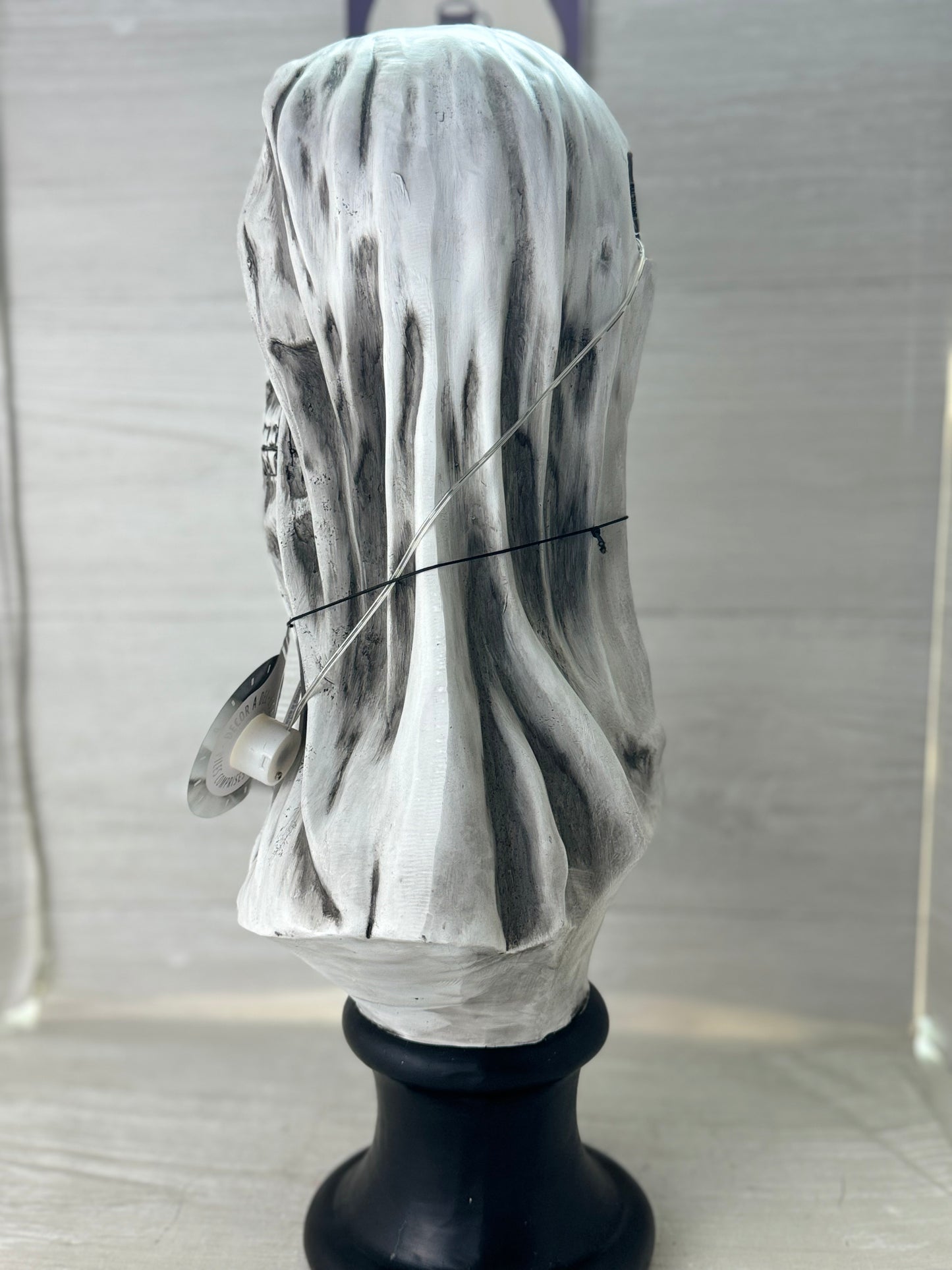 20" LED Veiled Skeleton Ghost Bust Pedestal