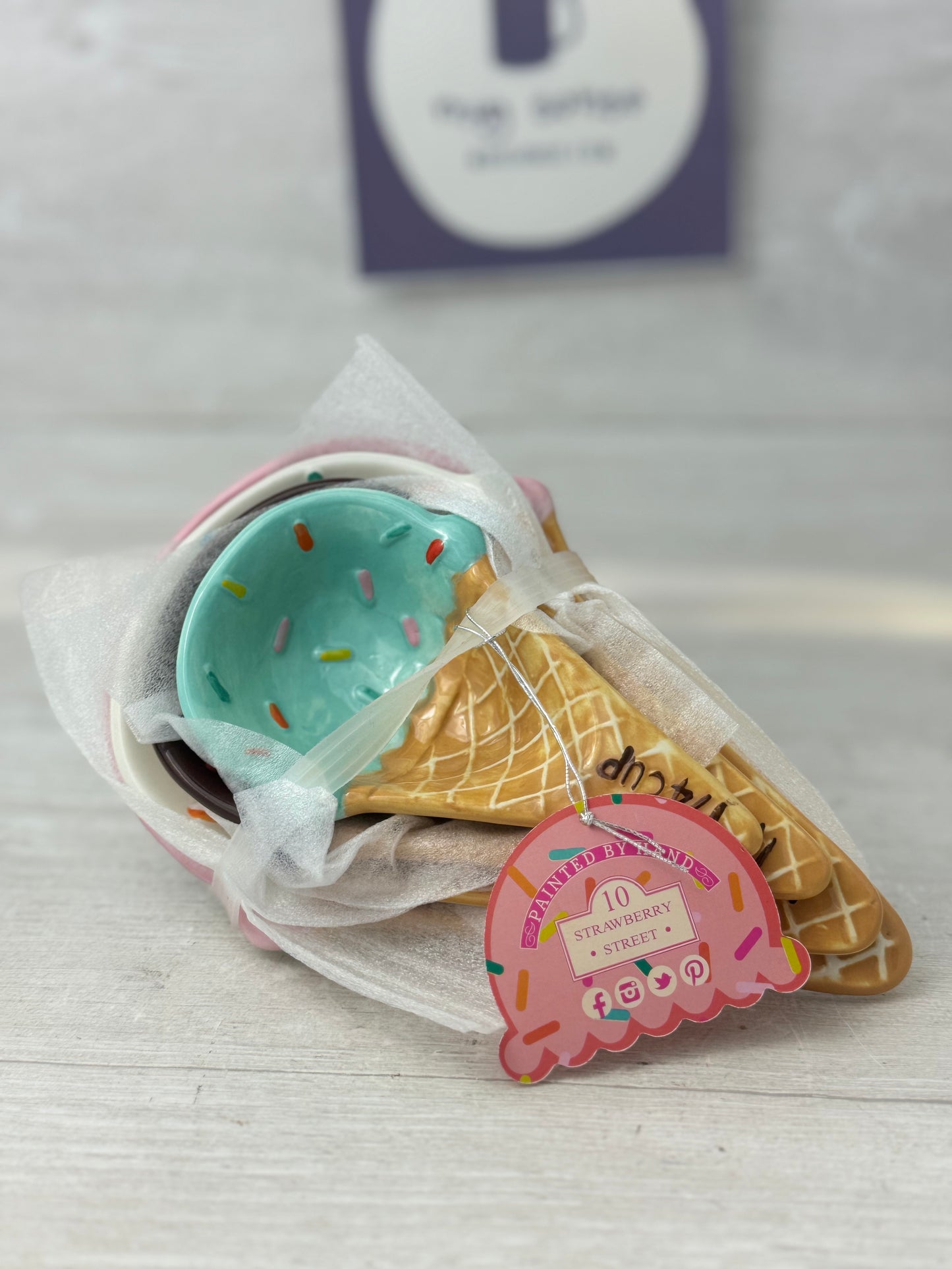 10 Strawberry Street Ice Cream Measuring Cup Set