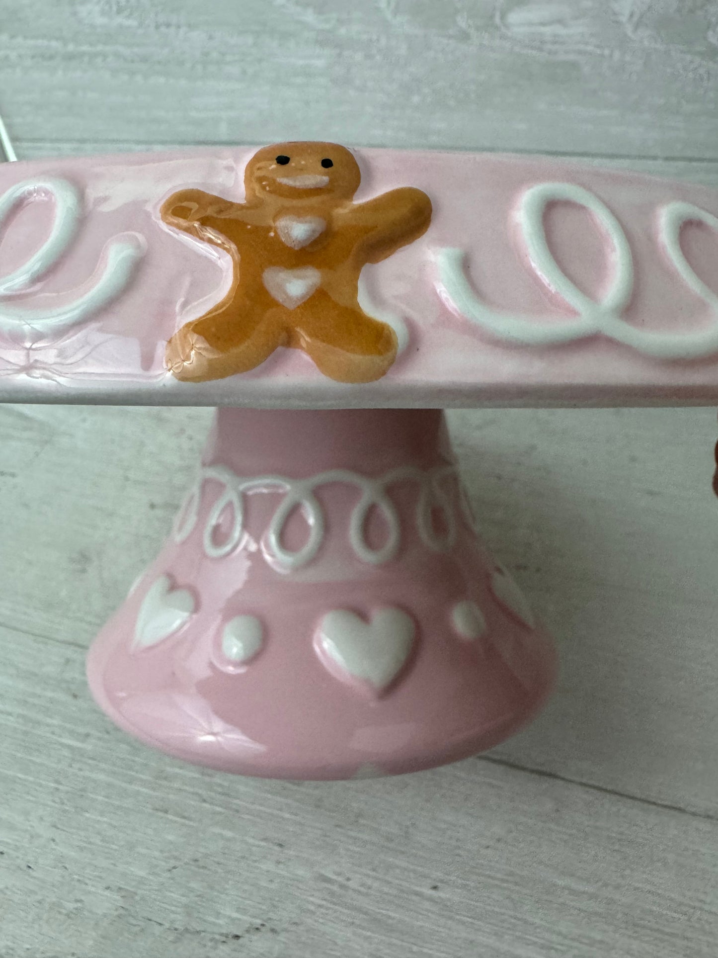 Peppermint & Pine Gingerbread Cake Stand