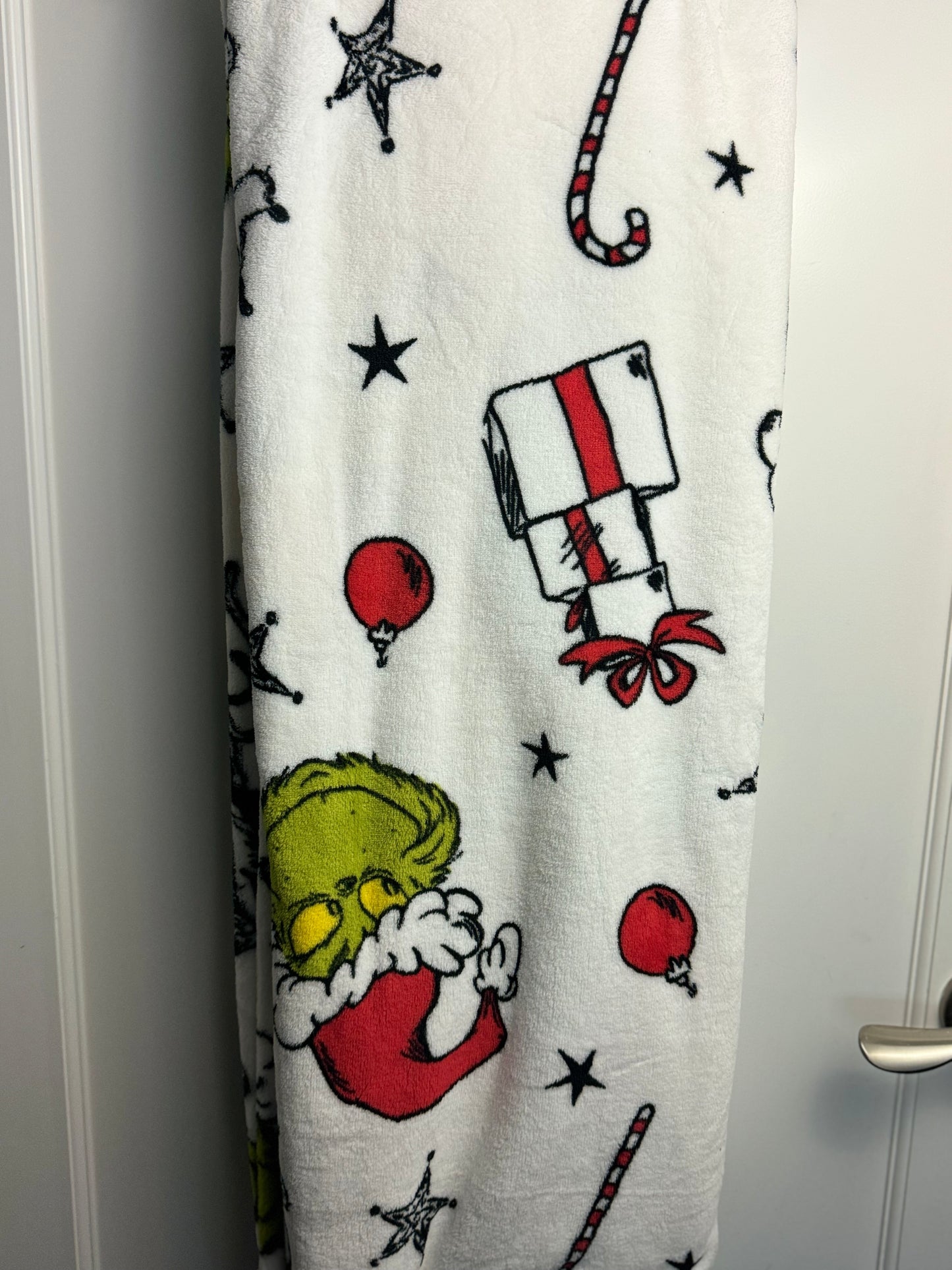 Grinch Christmas Throw Blanket~ faces