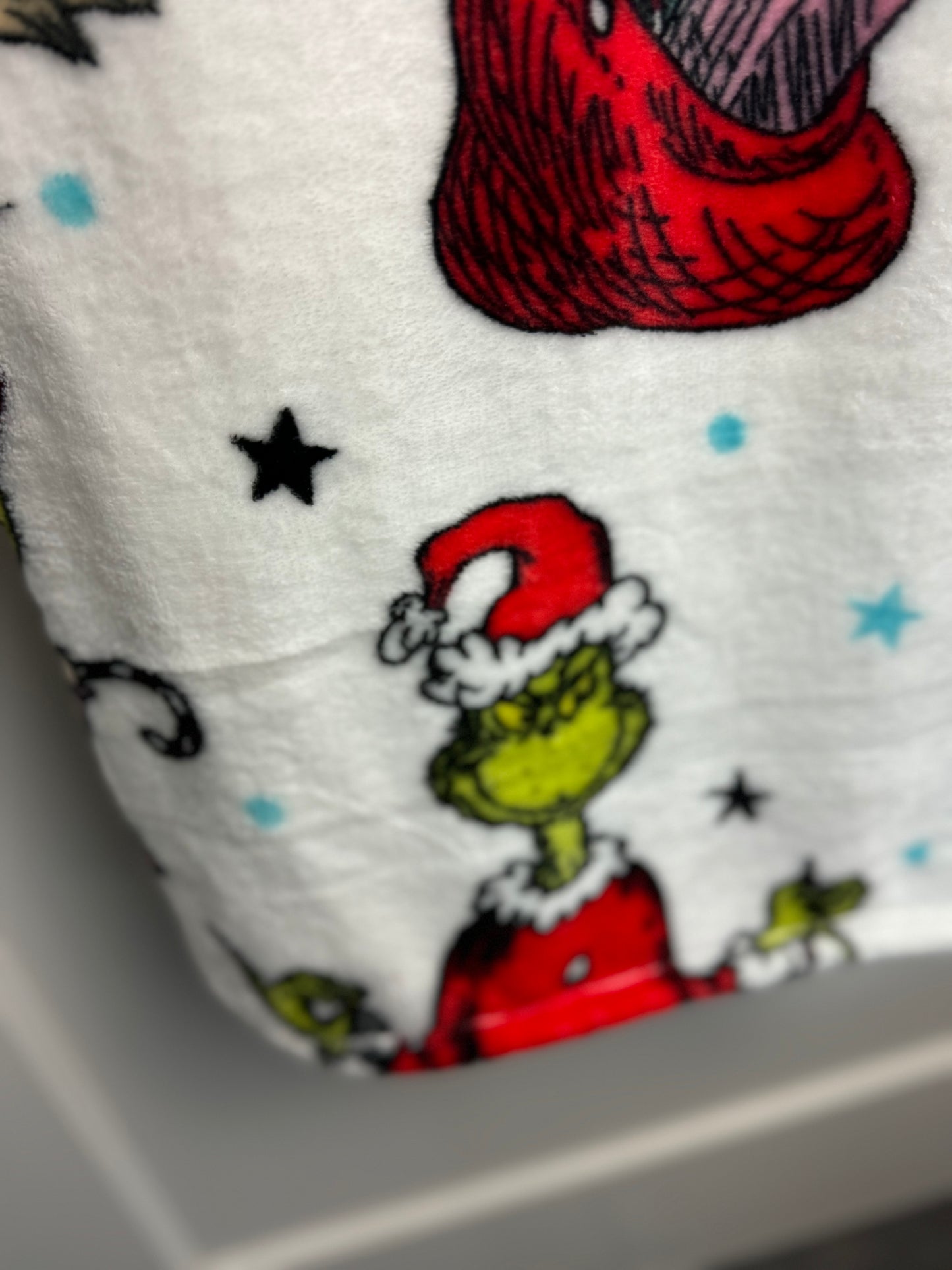 Grinch Christmas Throw Blanket~ Cindy Lou Who & Grinch