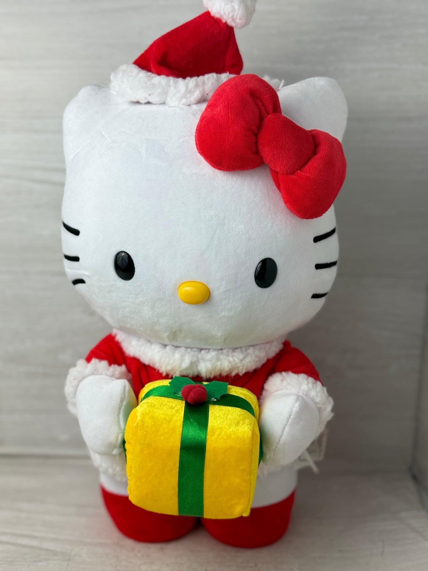 Hello Kitty Christmas Present Greeter