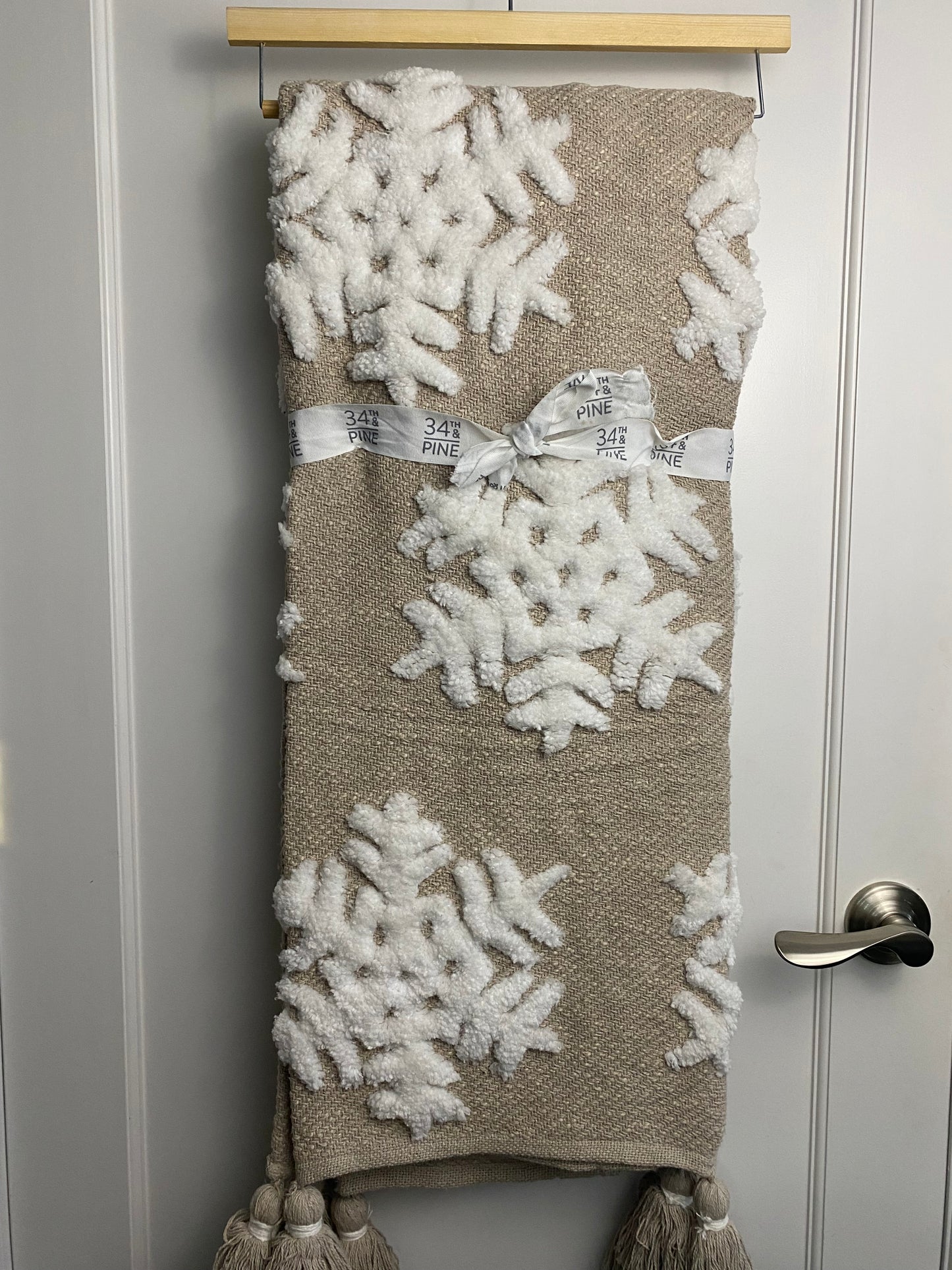 Tufted Snowflake Throw Blanket