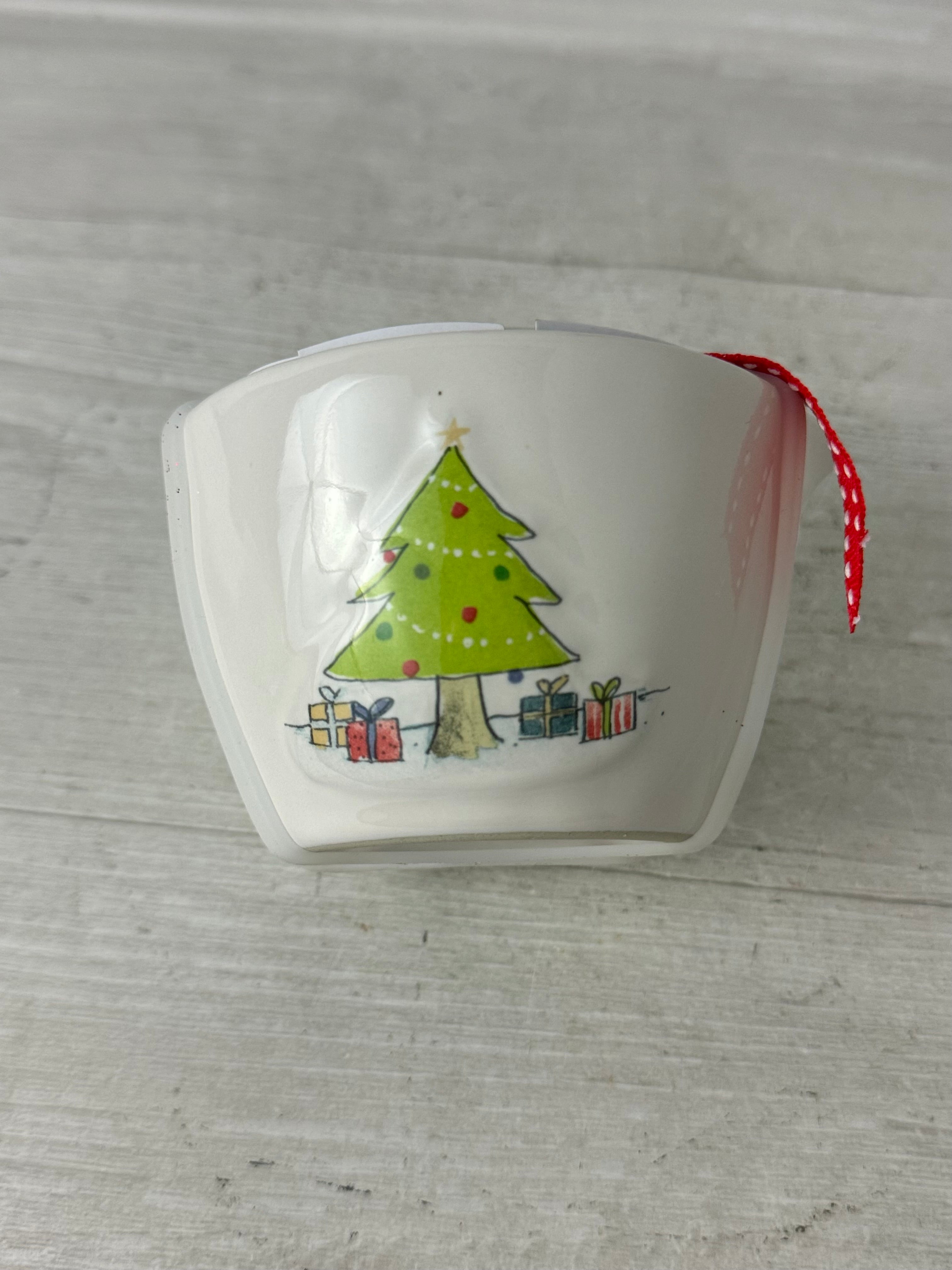 Rae on sale dunn Christmas tree measuring cups