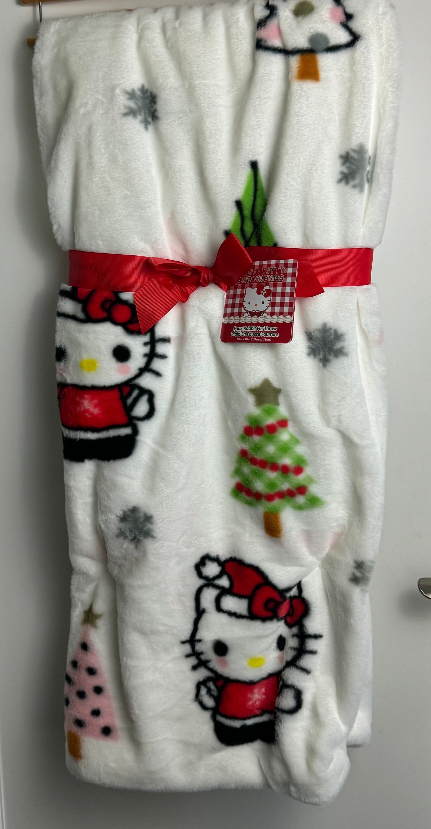 Hello Kitty Heavy Fur Tree Christmas Throw