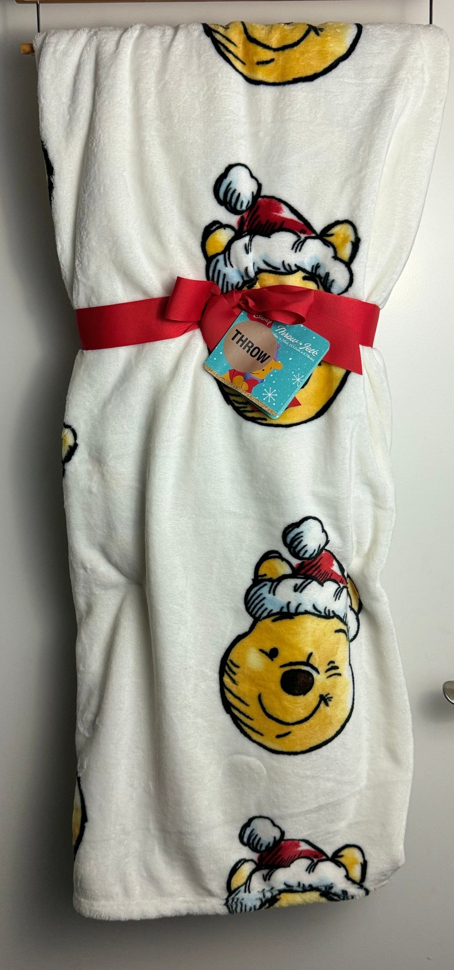 Disney's Winnie The Pooh Face Christmas Throw Blanket