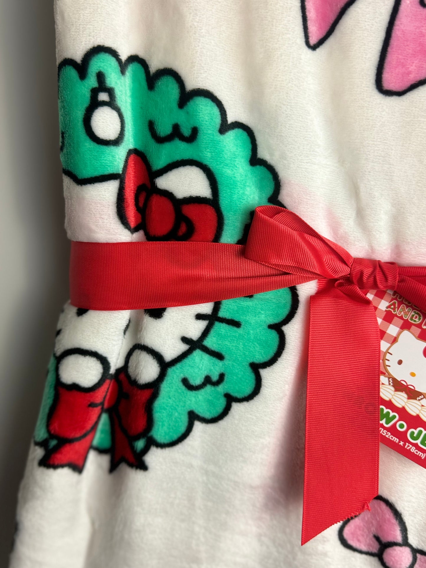 Hello Kitty Christmas Bow Wreath Throw Blanket