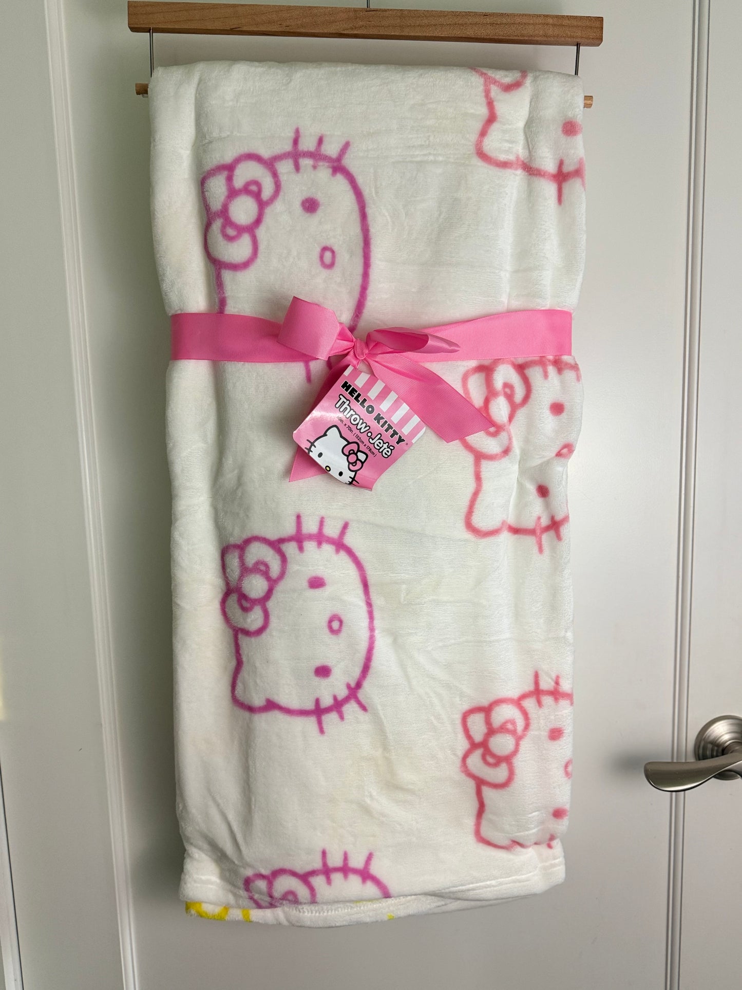 Hello Kitty Multi Colored Ombre White Throw Blanket